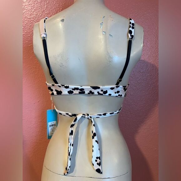 SKYLAR WRAP TOP.. - Picture 6 of 7